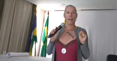 ESPINHOS QUE ACOMPANHAM: trans revelam como exclusão leva à prostituição